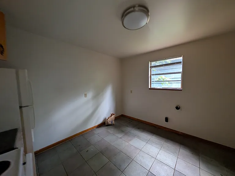 1133 Elm Ave #B — Photo 3