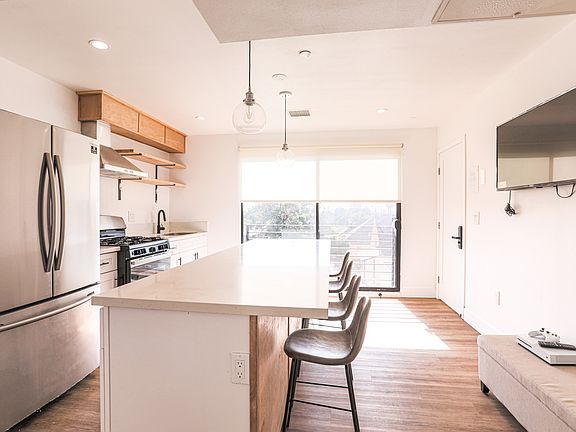 2nd image of 1620 W 35th Pl #1620RM103