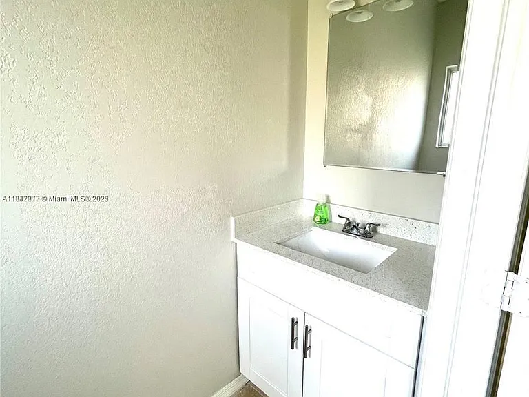 20439 NW 15th Ave — Photo 3