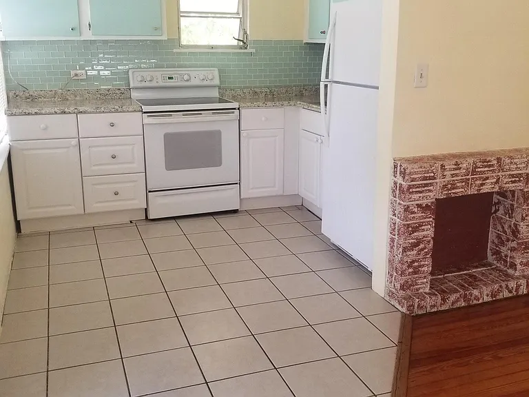2070 Kurtz St — Photo 11