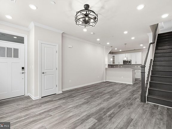 3rd image of 45208 Lettermore Sq