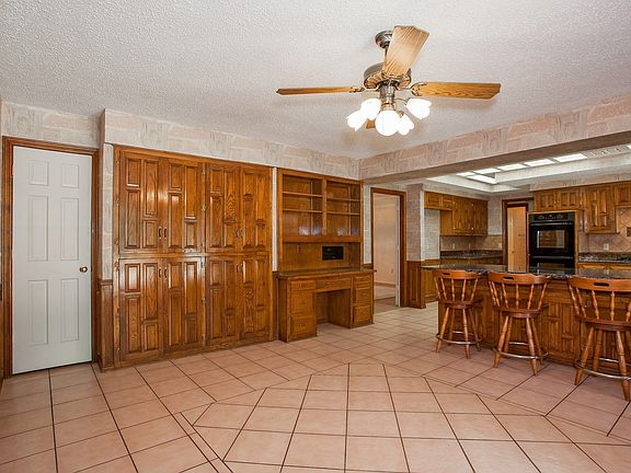 5th image of 1713 Edgewater Dr