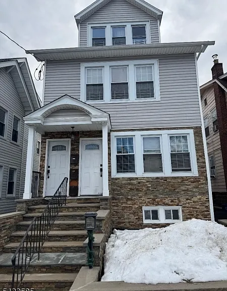 14 Commonwealth Ave — Photo 1