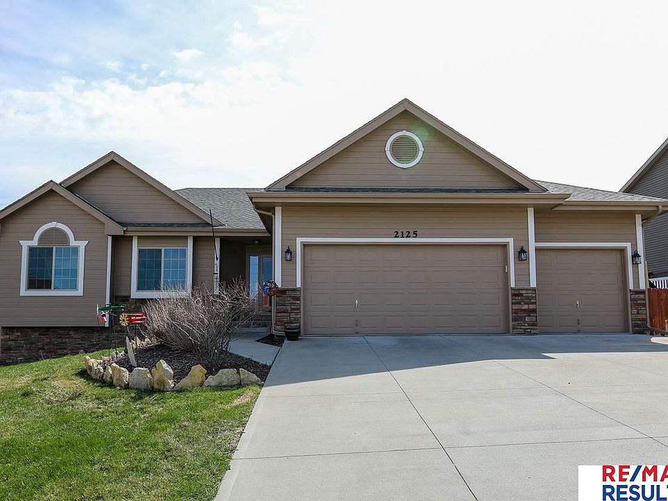1st image of 2125 Park Crest Dr