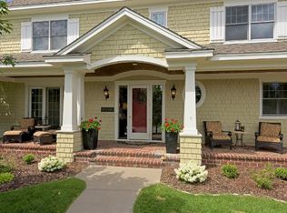 11266 Overlook Dr, Minnetonka, MN 55305