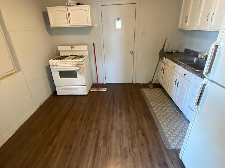 620 W Jones Ave — Photo 6