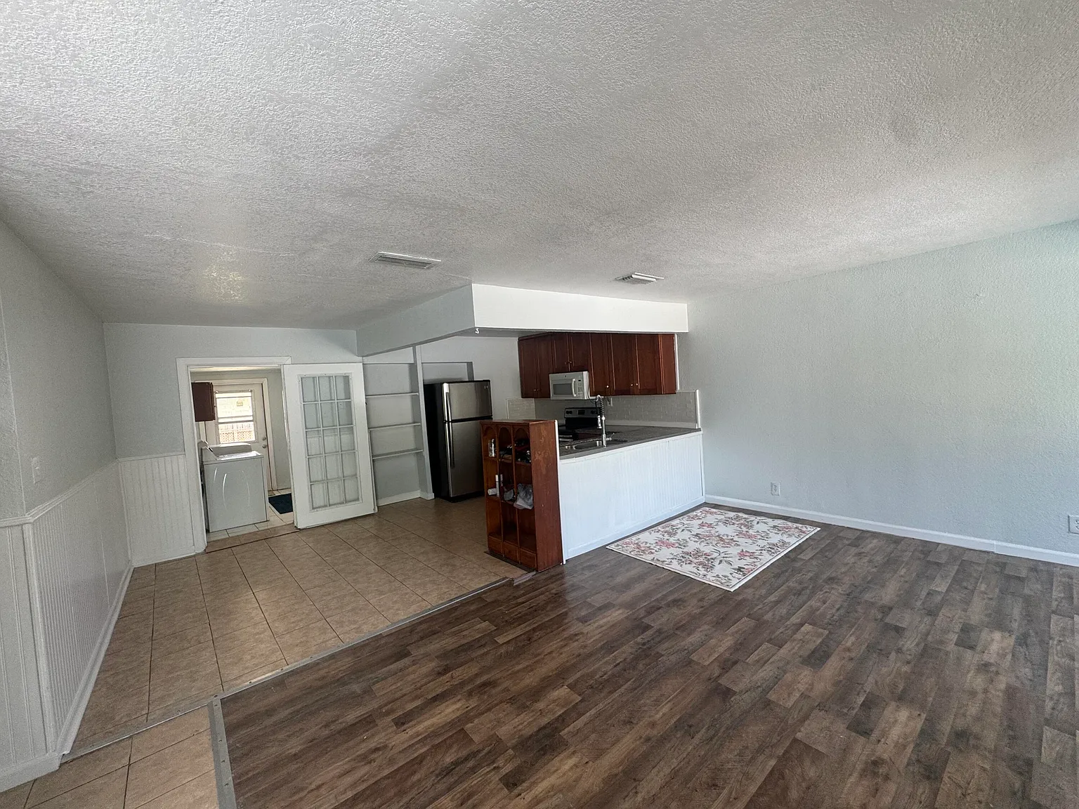 3 bed, 1.0 bath, 980 sqft, $2,600 — Photo 3