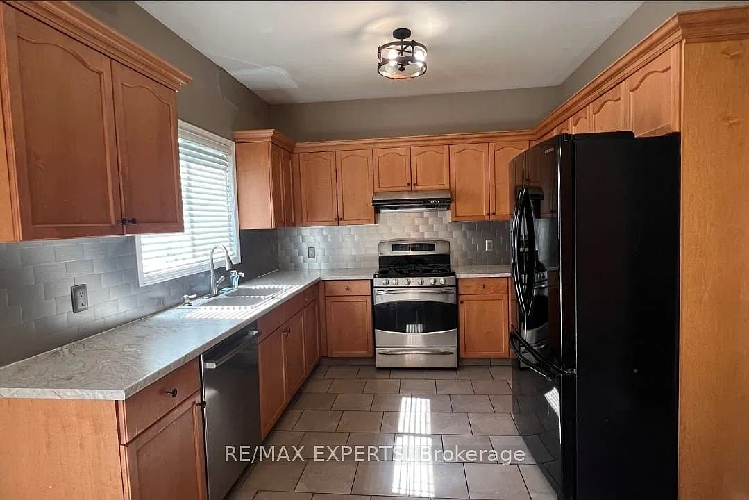 4 bed, $2,900 — Photo 4