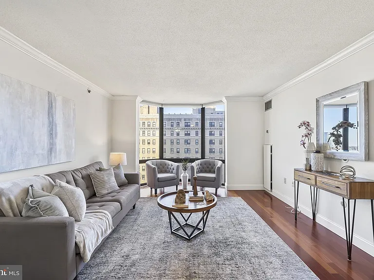 2018 Walnut St #32-16J — Photo 3