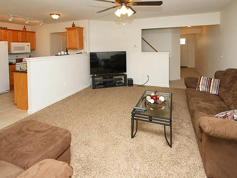 11 Livery Way — Photo 3