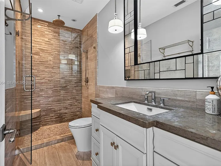 2538 Montclaire Ct — Photo 16