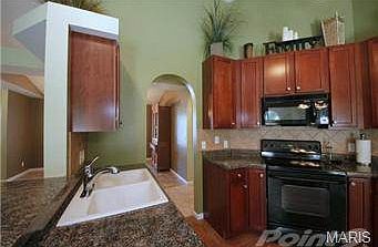 5th image of 227 Highland Meadows Dr
