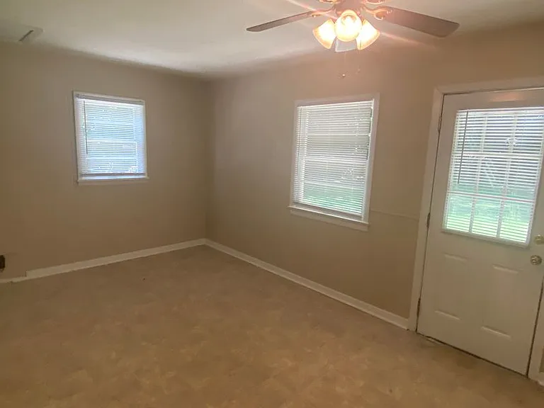 10705 Grafton Hall Rd — Photo 3