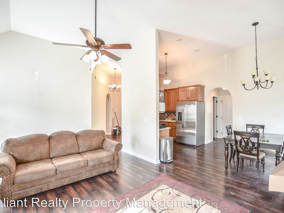 1st image of 3628 Fox Den Ln