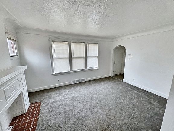 3rd image of 9227 Grayton St