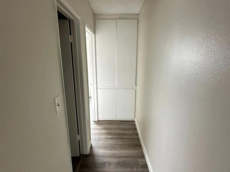 13825 Vanowen St #7 — Photo 5