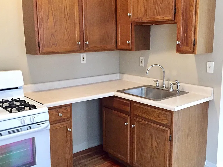 826 Elmwood Ave #3 — Photo 2
