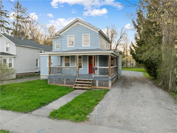 14 Meadow St, Clinton, NY 13323