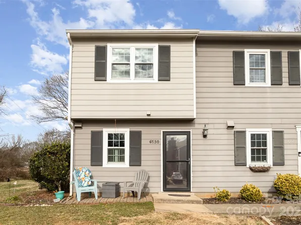 6130 Heath Ridge Ct, Charlotte, NC 28210