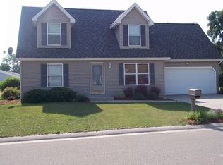 947 Oakland Estates Dr, Elkhart, IN 46517