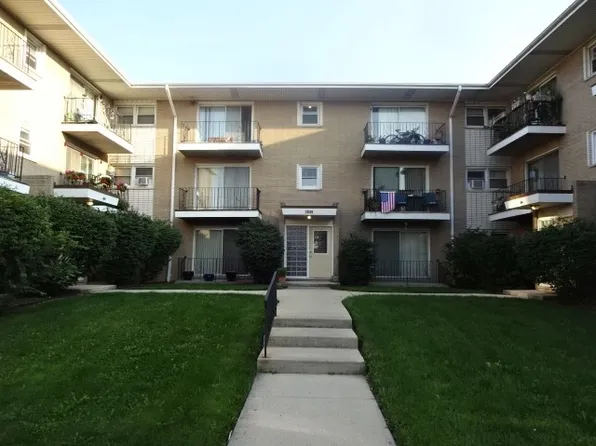 3849 W 47th St APT 3D, Chicago, IL 60632