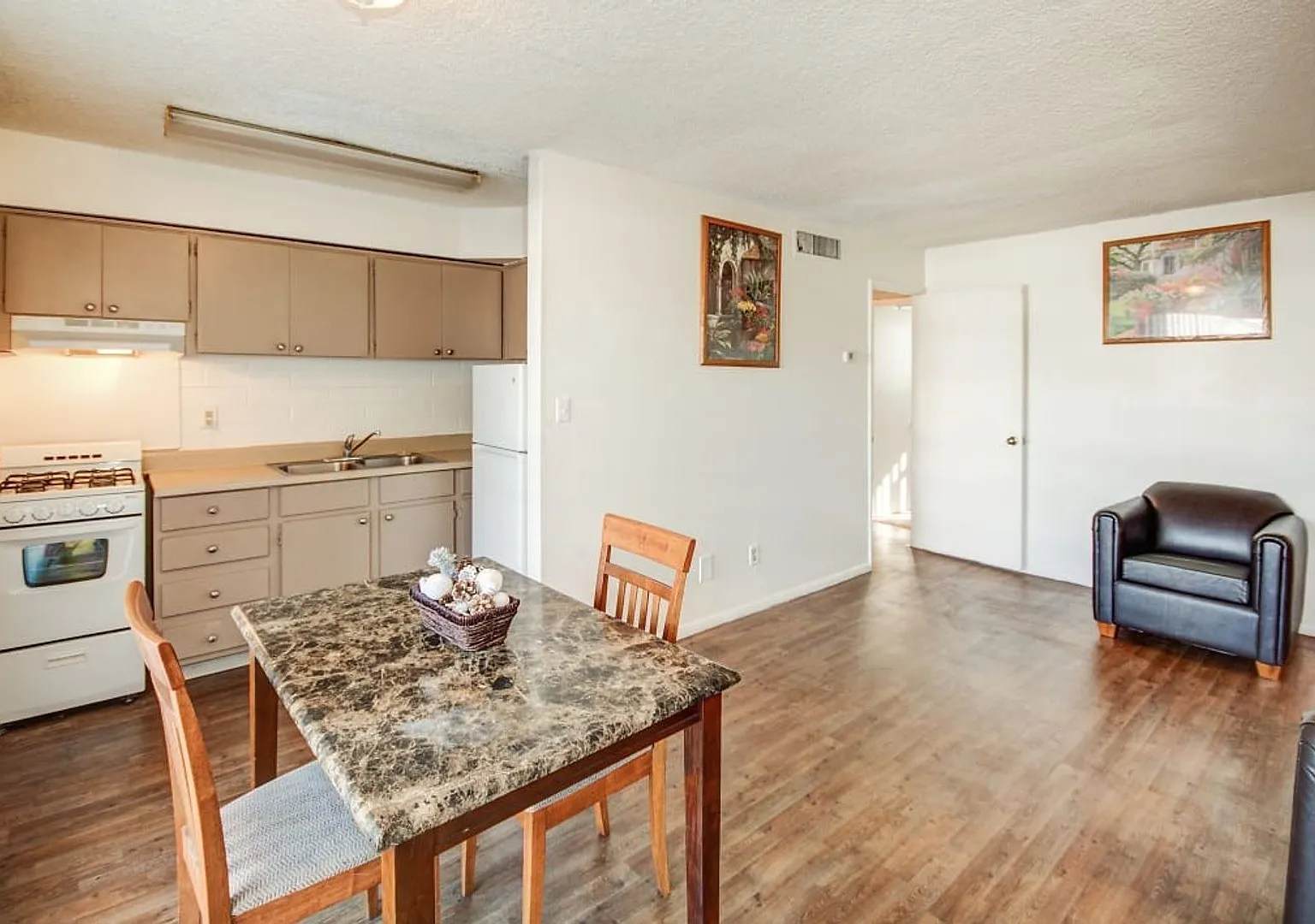 The Circa Apartments — Photo 4