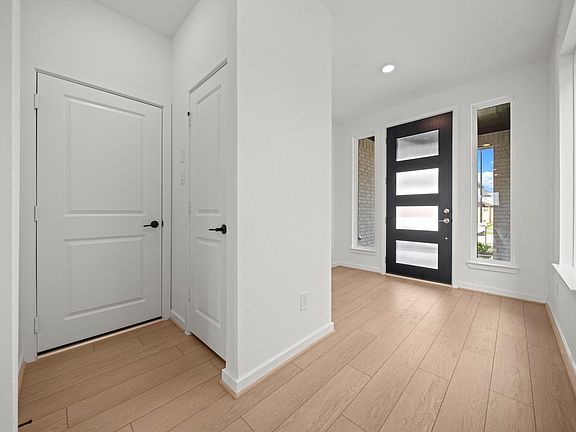 3rd image of 21643 Lampeter River Ln