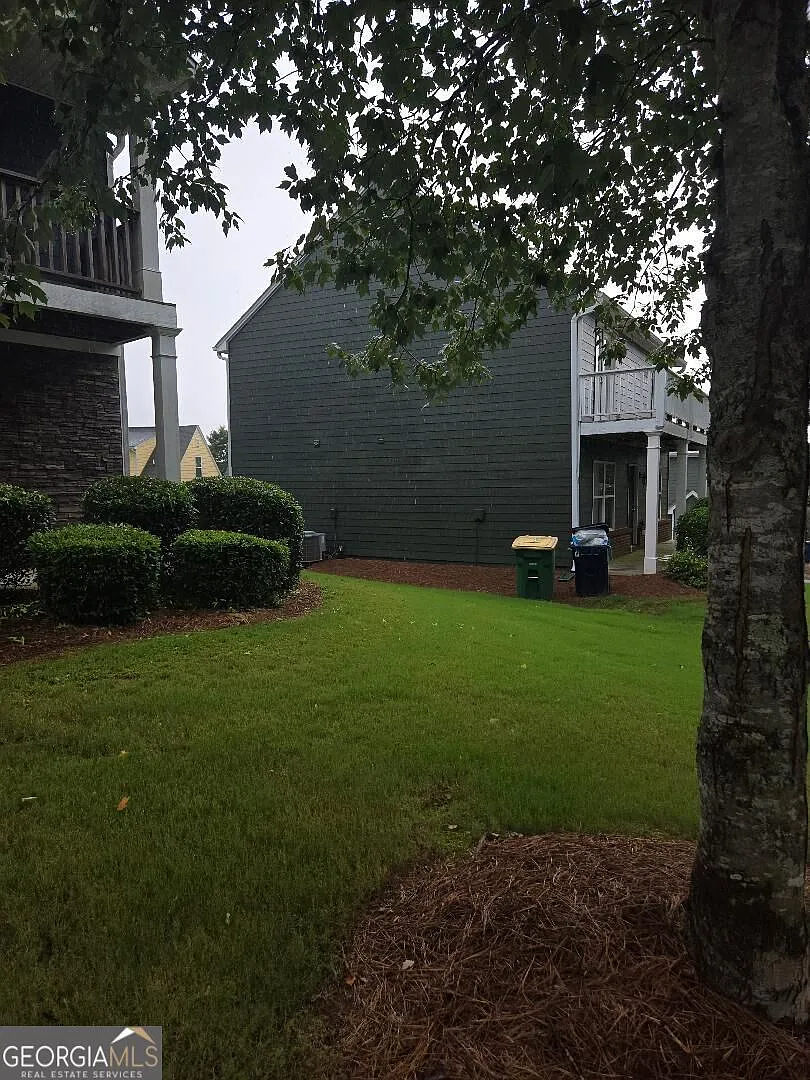 3 bed, 3.0 bath, 1500 sqft, $700 — Photo 4