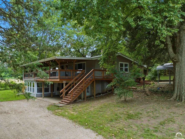 978 E 1587th Rd, Lawrence, KS 66046