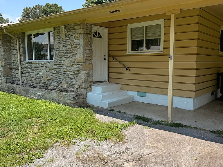 310 Rickenbacker Dr — Photo 11