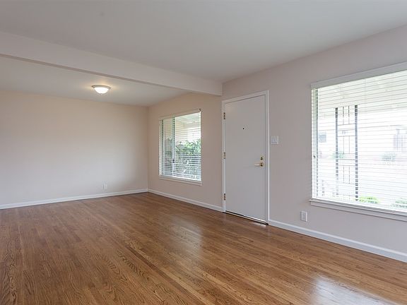 4th image of 209 Southcliff Ave