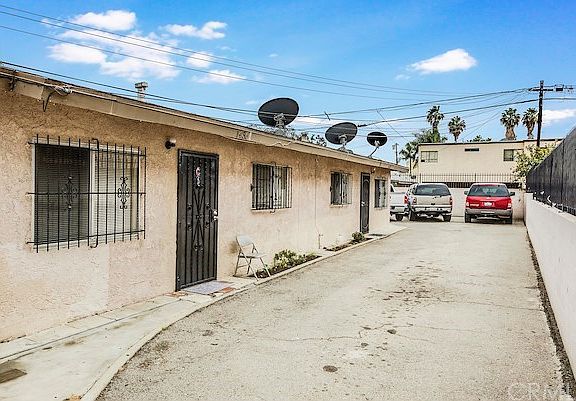 4th image of 1436 Plaza Del Amo