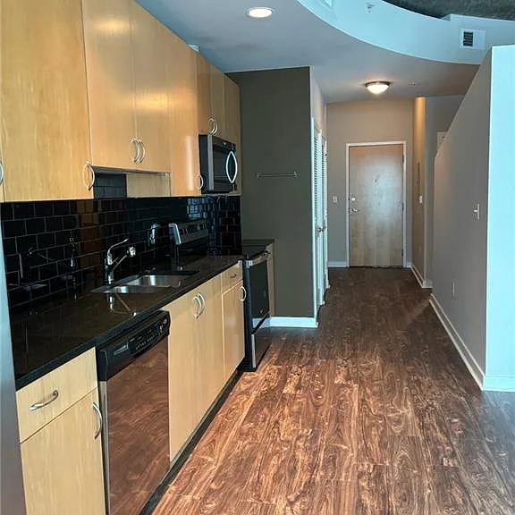 400 W Peachtree St NW #3707 — Photo 11