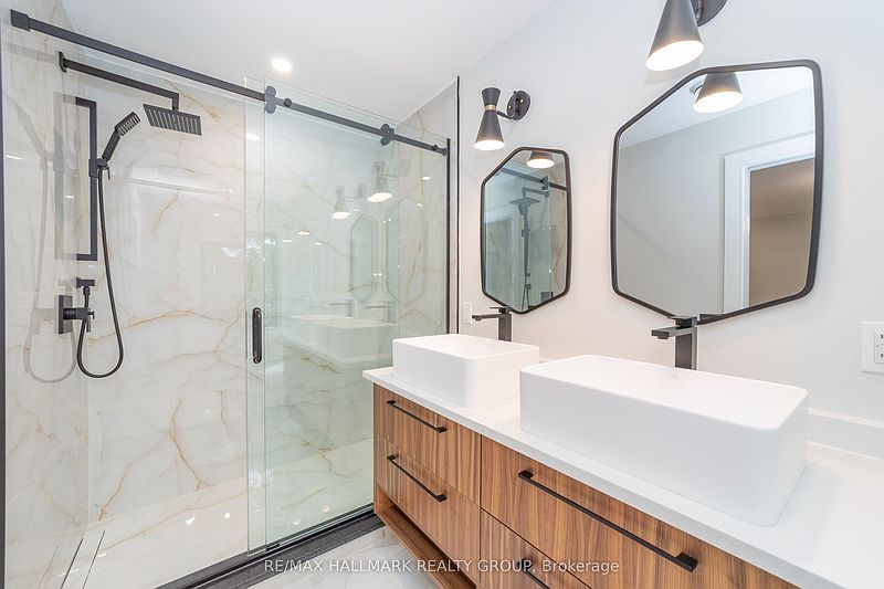 Ottawa House for rent - 4 Bedrooms — photo 20