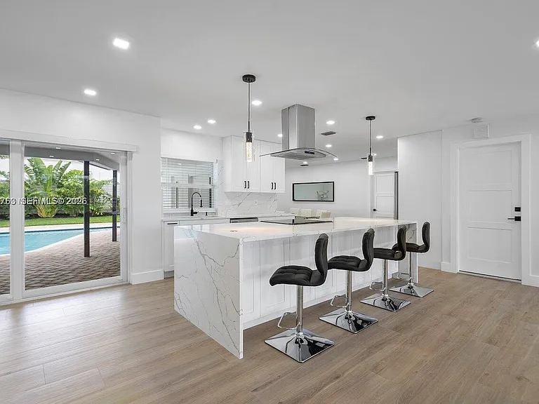 6991 NE 7th Ave — Photo 13
