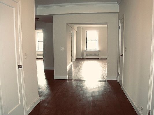 5th image of 207 W 106th St #7DD