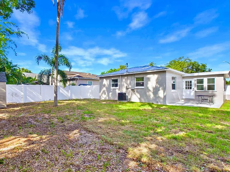 3729 Prescott St N — Photo 18