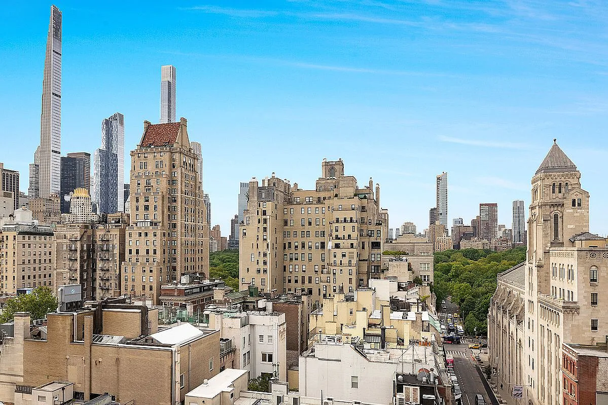 30 E 65th St #15A photo 1