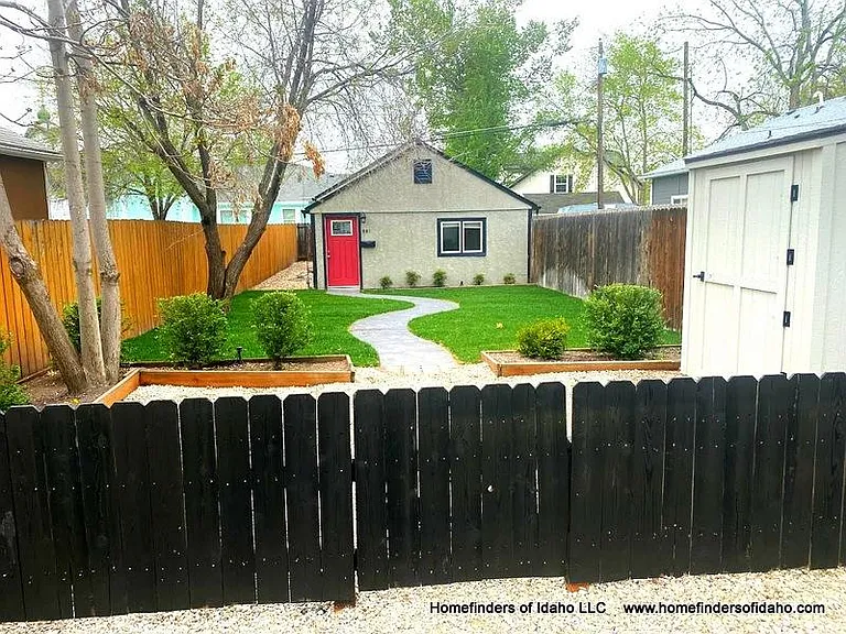 881 N 28th St — Photo 4