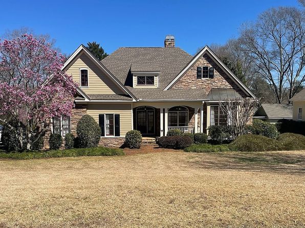 691 Skyline Dr