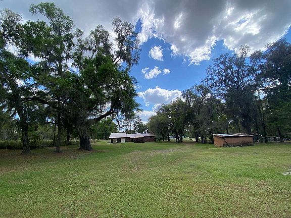 4th image of 223 SE Rhett Pl