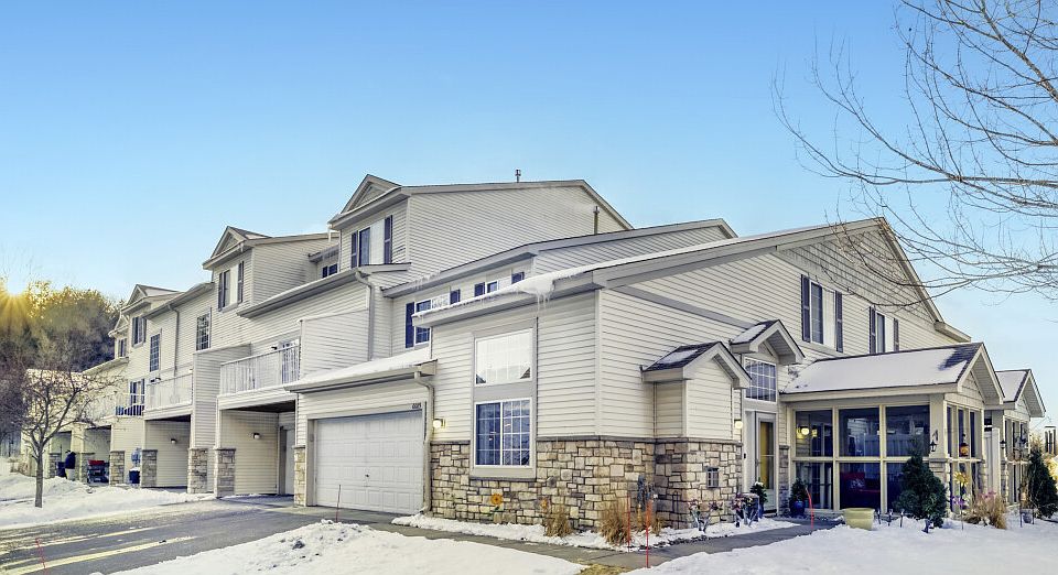 1st image of 6689 Pine Crest Trl S