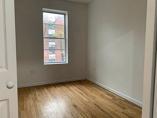 5th image of 301 Quincy St APT 3