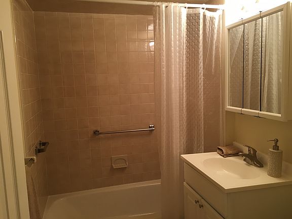 4th image of 32 Charles St APT 4C