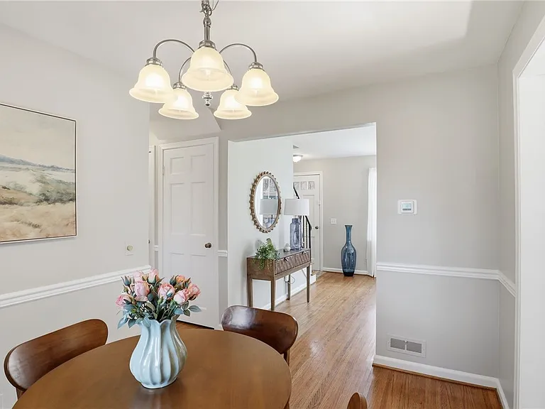 37 Oakmount Dr — Photo 6
