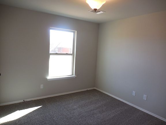 3rd image of 118 NE 23rd St #118J