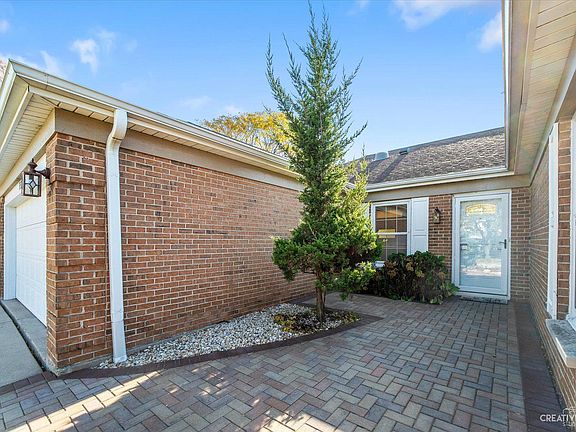 3rd image of 650 Wainsford Dr