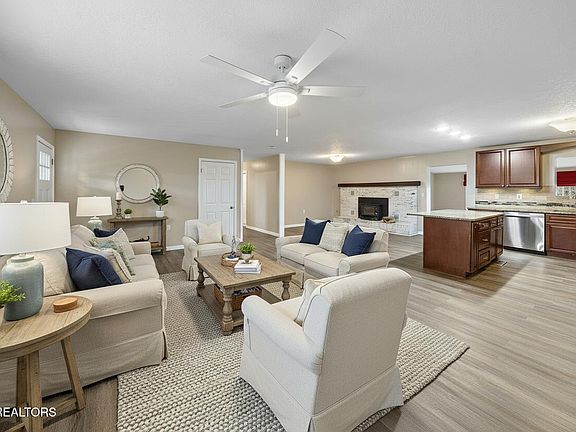 4th image of 161 Steele Rd