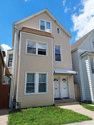 3750 N Sacramento Ave #1 — Photo 1