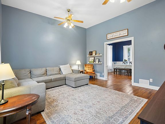 3rd image of 811 20th St